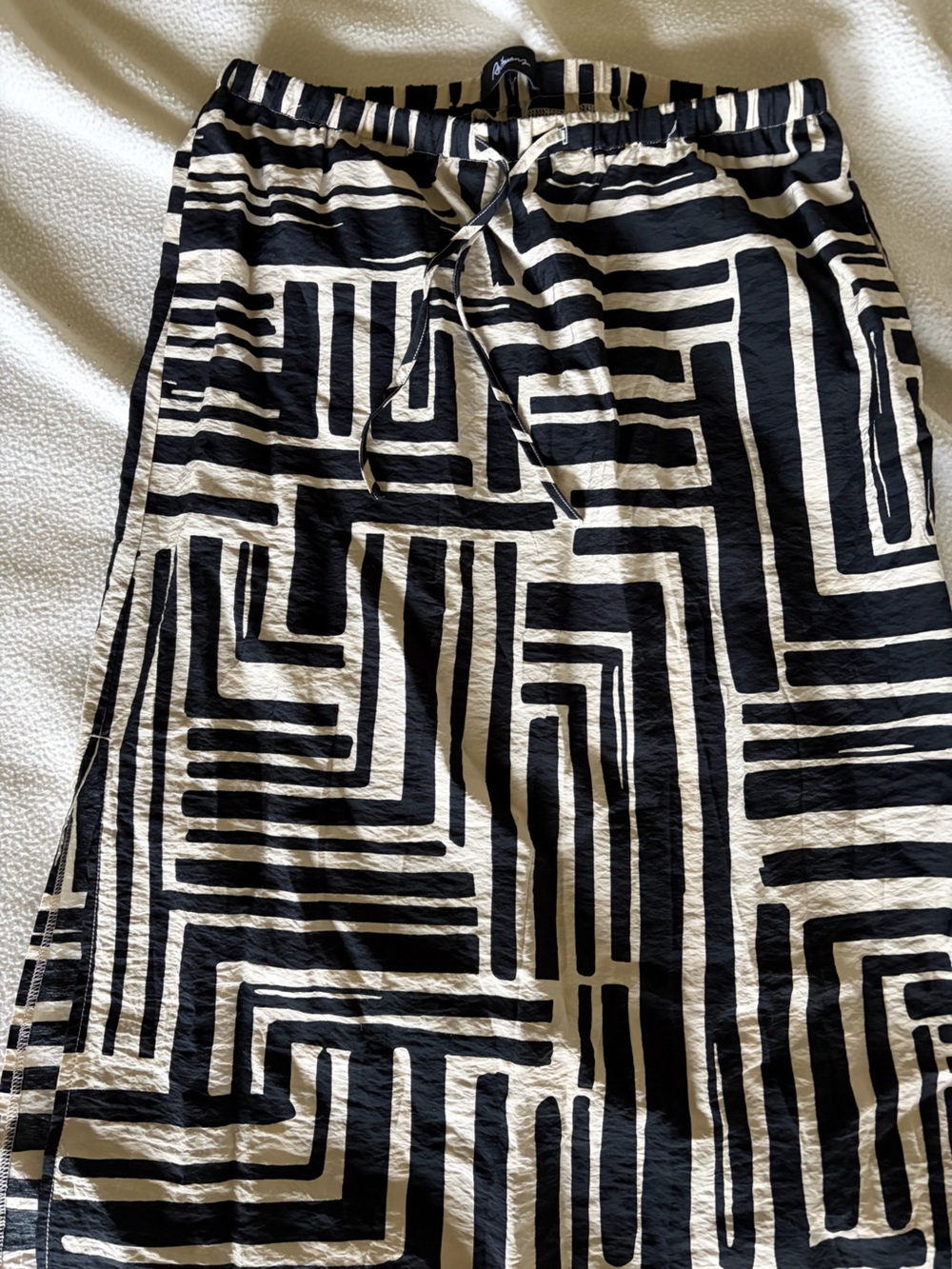 Reitmans Black and White Geometric Midi Skirt